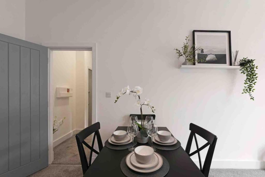 Town Center Apartment In Bishops Stortford Birchanger Bagian luar foto
