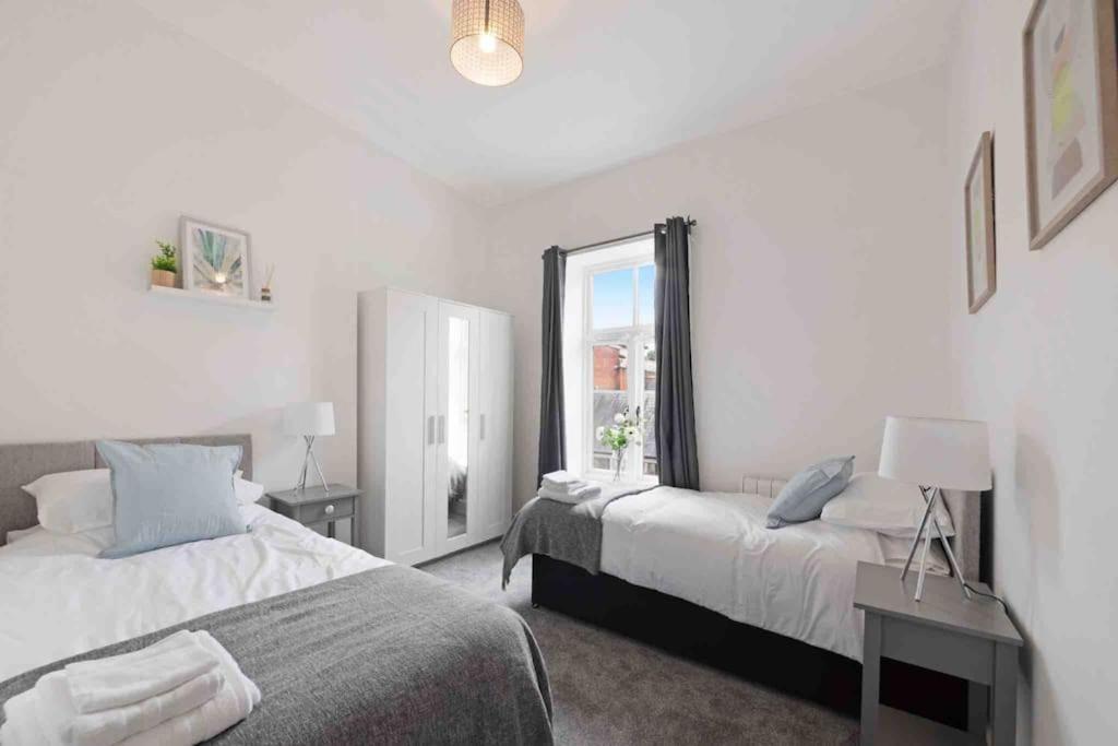 Town Center Apartment In Bishops Stortford Birchanger Bagian luar foto