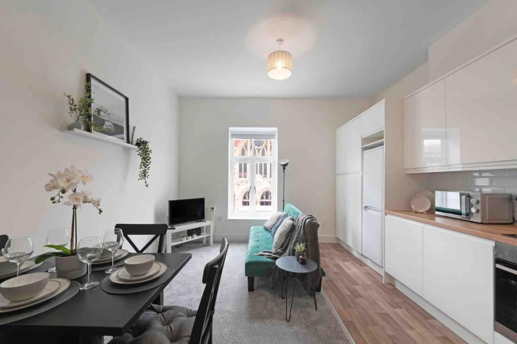 Town Center Apartment In Bishops Stortford Birchanger Bagian luar foto