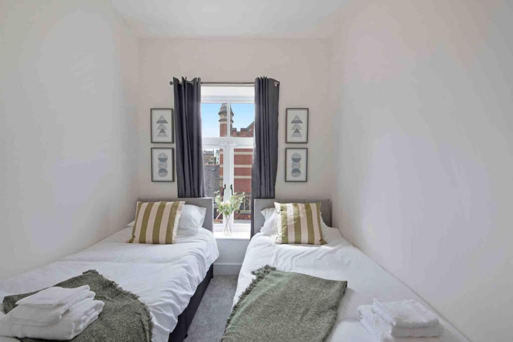 Town Center Apartment In Bishops Stortford Birchanger Bagian luar foto