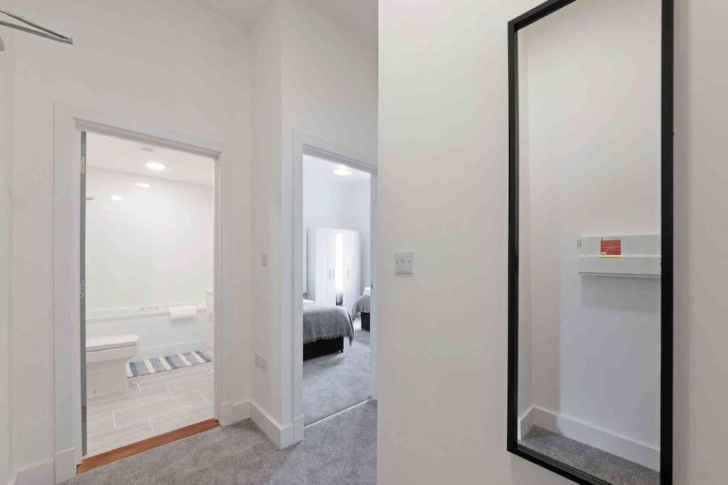 Town Center Apartment In Bishops Stortford Birchanger Bagian luar foto