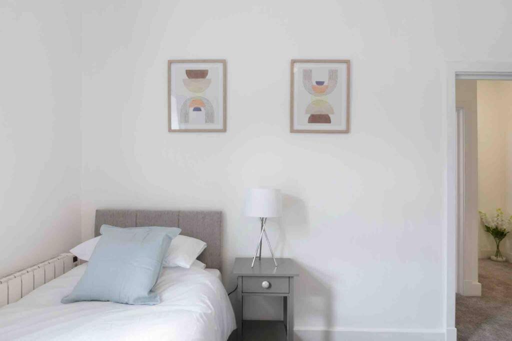 Town Center Apartment In Bishops Stortford Birchanger Bagian luar foto