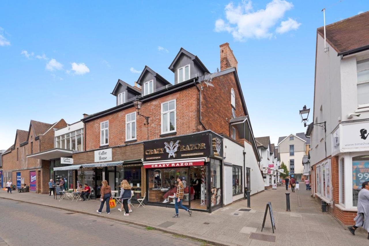 Town Center Apartment In Bishops Stortford Birchanger Bagian luar foto